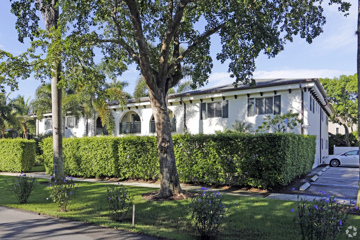 Foto principal - 960 7th St S
