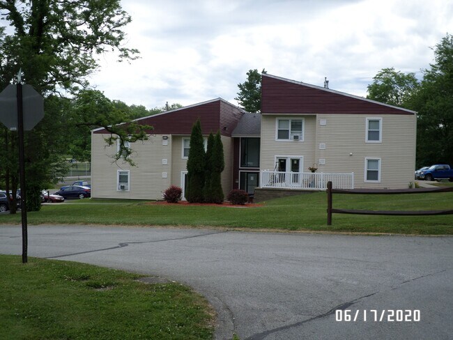 Building Photo - 324 Mitchell Dr