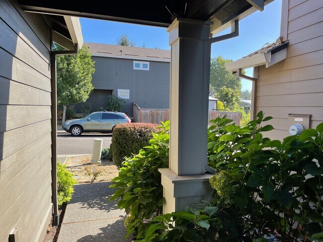 Building Photo - Fabulous North Plains 4 Bed 2.5 Bath House...