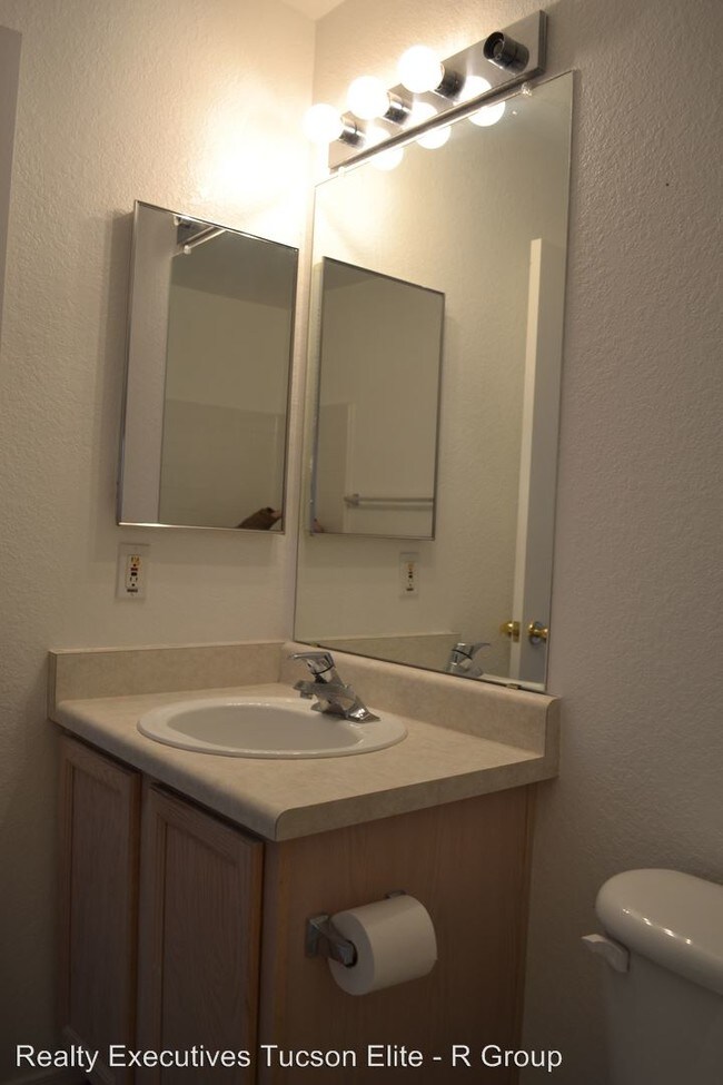 Building Photo - 3 br, 2 bath House - 8004 E Jennifer Anne Dr
