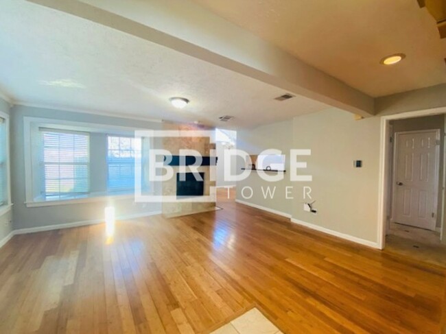 Building Photo - 8718 E Rylander Cir