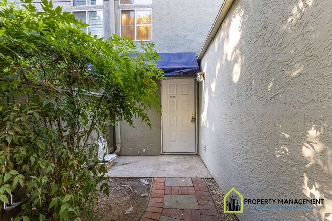 Foto del edificio - Remodeled Downtown Condo Rental