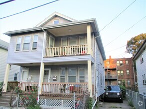 Building Photo - 71 Hooker St