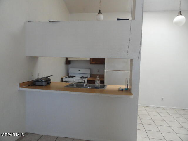 Building Photo - 606 White Cliffs Dr