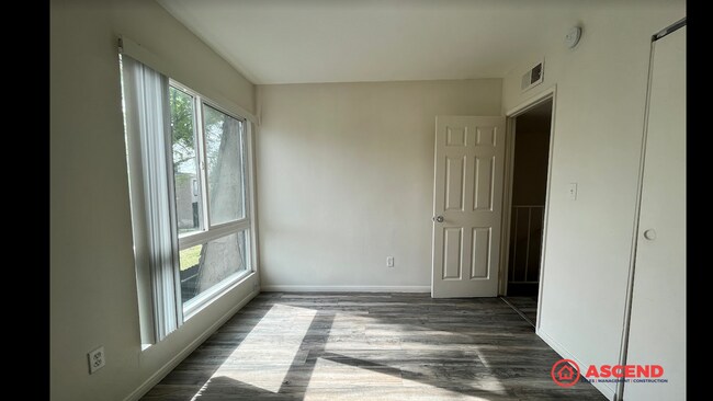 Foto del edificio - Beautifully 2-bedroom condo with patio available now!