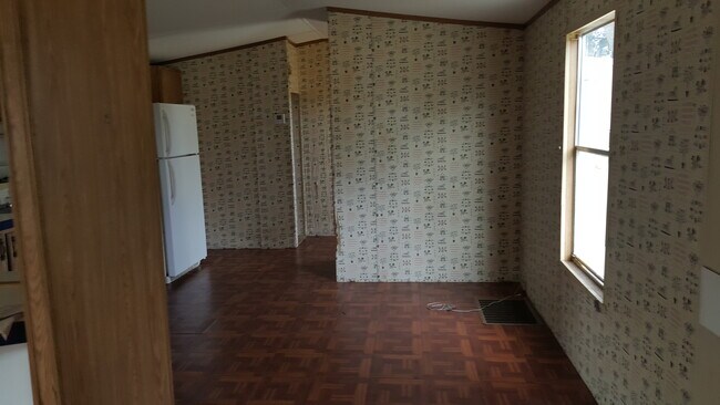Foto del edificio - 4810 Mundell Ave
