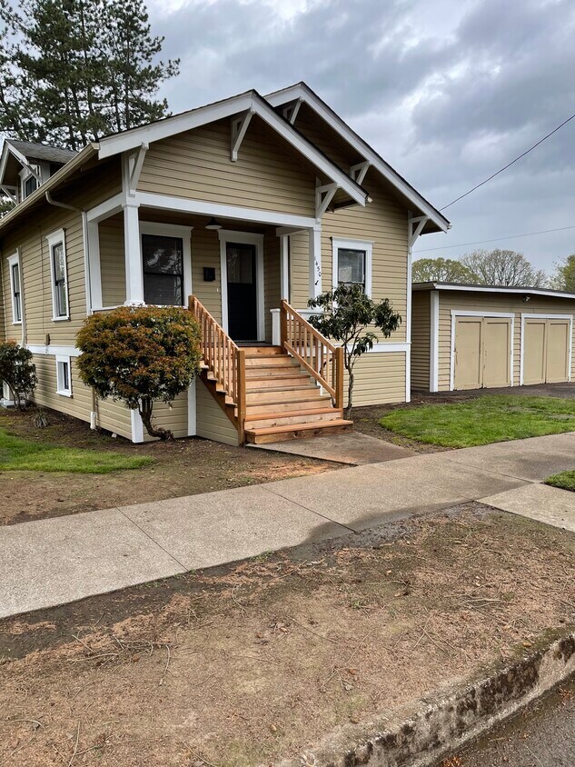 Primary Photo - 1450 Park Ter SW