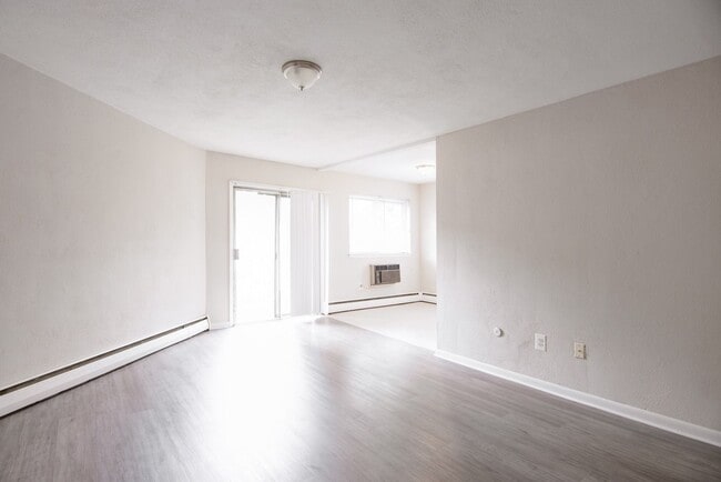 Living Area - Cameo Court Apartments