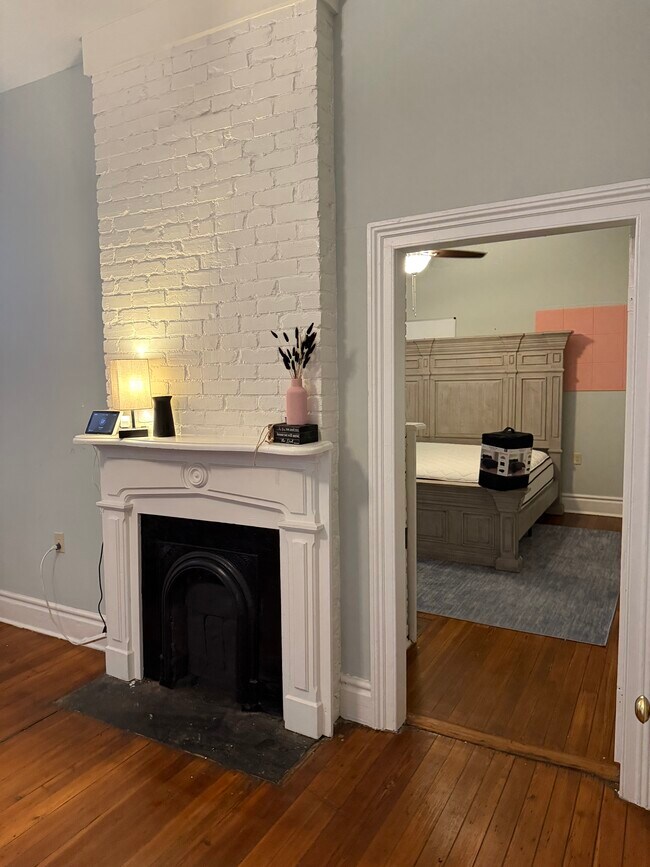 Building Photo - 302 Telfair St