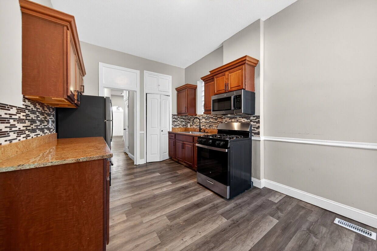 Foto del edificio - 3453 Dunnica Ave