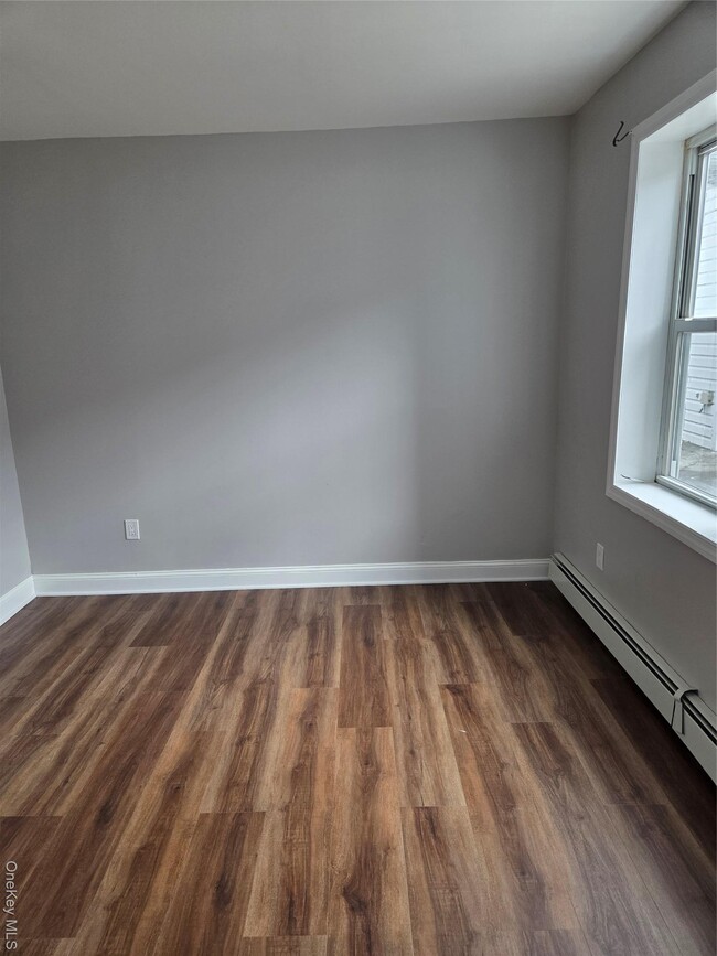 Foto del edificio - 28 James L L Burrell Ave