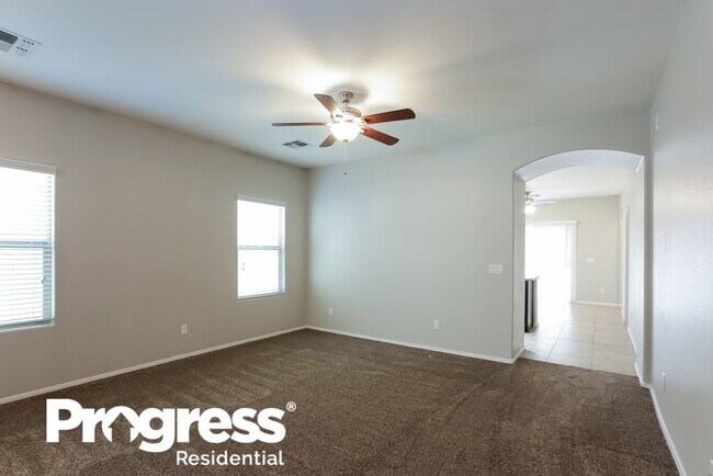 Foto del edificio - 3311 W Chambers St