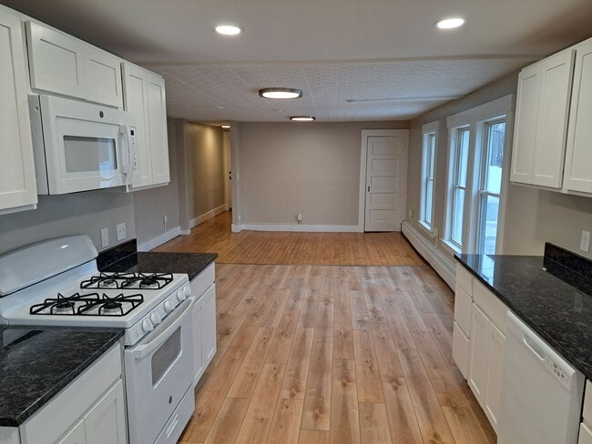 Building Photo - 77 Union St