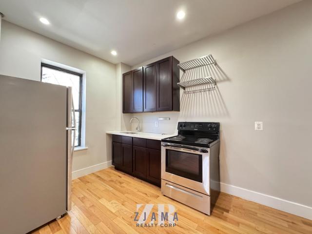 Foto principal - 2 bedroom in BROOKLYN NY 11213