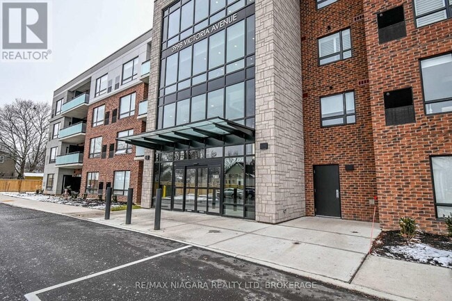 Building Photo - 3998 Victoria Ave