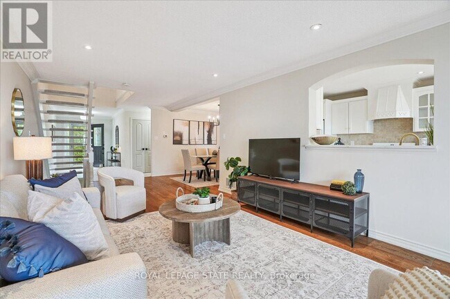 Photo du bâtiment - 55 Edgewater Dr