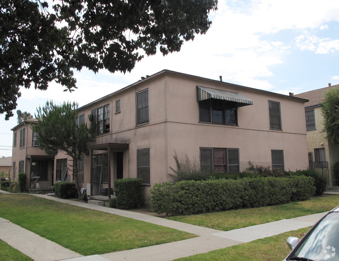 Building Photo - 4566-4574 N Banner Dr