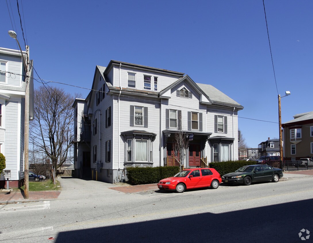 Building Photo - 819 Congress St