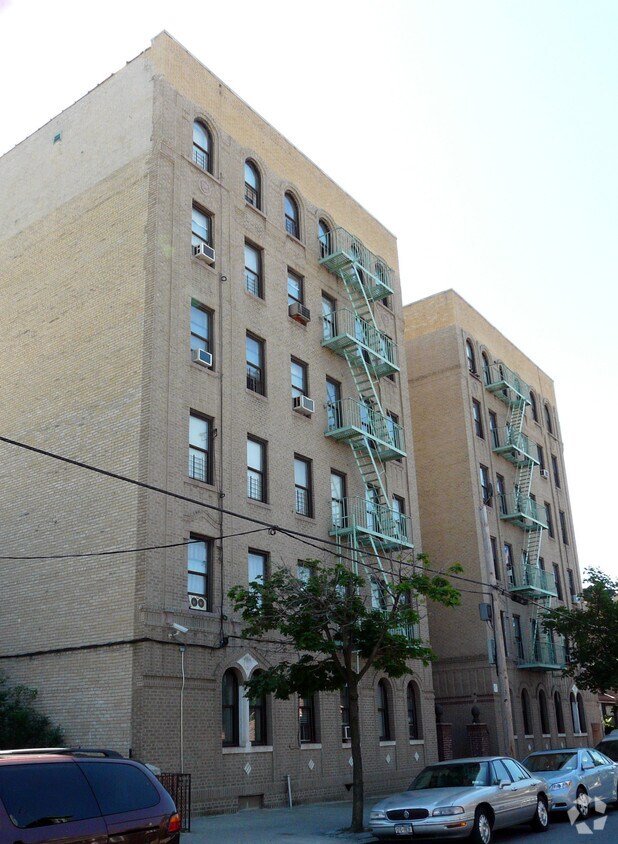 Building Photo - 1326 Commonwealth Ave
