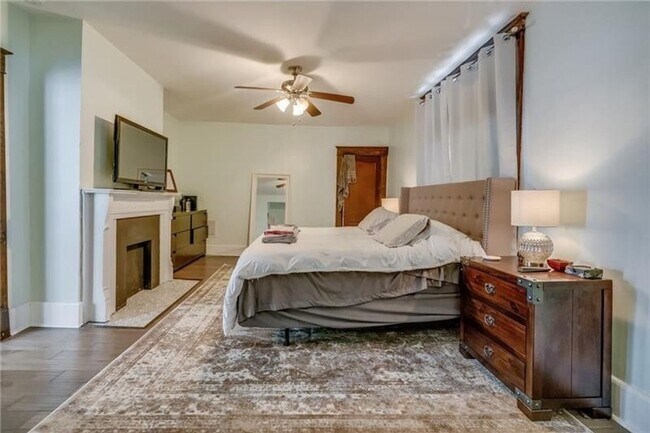 Building Photo - 13-15-15 Bailey Ave