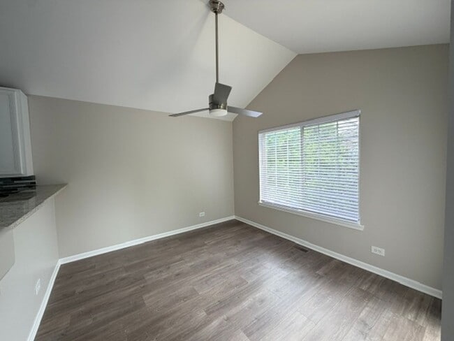 Building Photo - Beautiful and cozy home with 3 bedrooms and 2 full bathrooms and finished basement