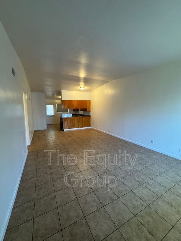 Foto del edificio - 1140 W Tulare Ave