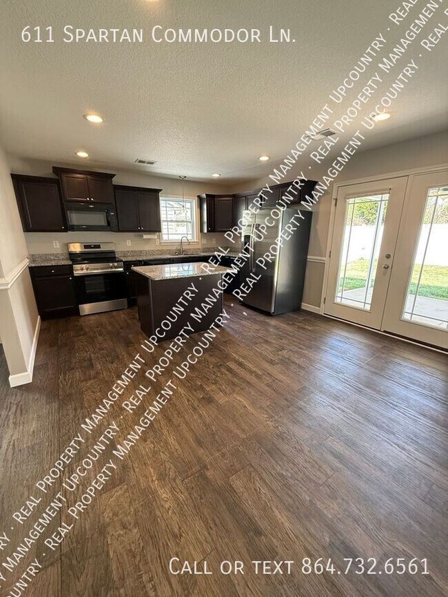 Building Photo - 611 Spartan Commodor Ln