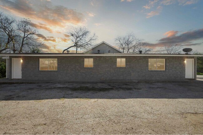 Building Photo - 810 Zachry Dr