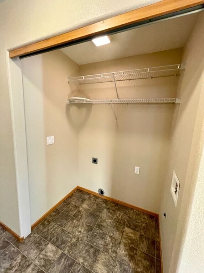 Building Photo - 61385 Sally Ln