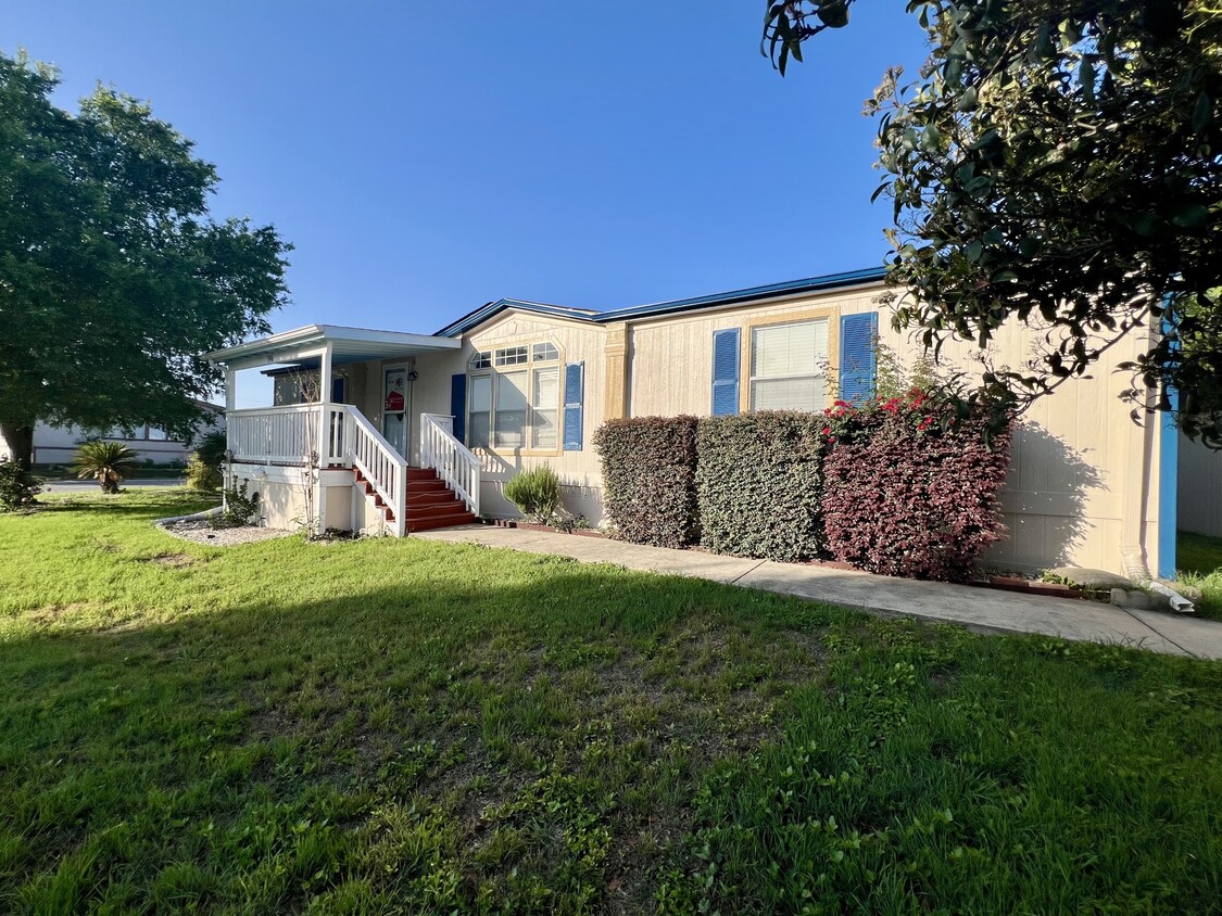 Primary Photo - 11555 Culebra Rd