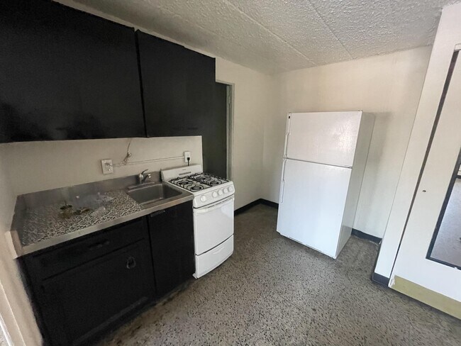 Foto del edificio - 2441 Holmes St