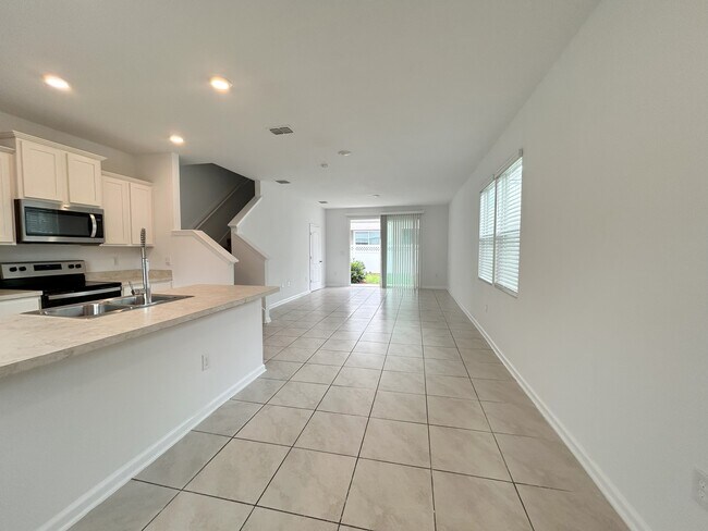 Foto del edificio - 480 Running Woods St
