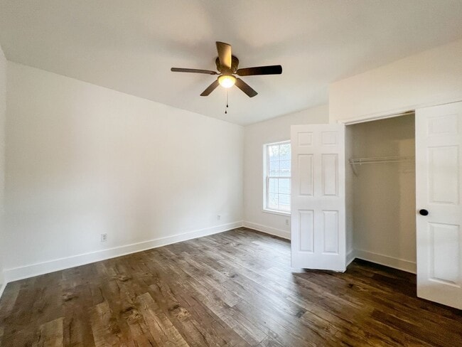 Building Photo - Spacious 3BR Home Near Judson Mill and Dow...