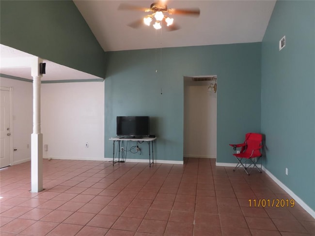 Foto del edificio - 1411 Warwick Walk Ln