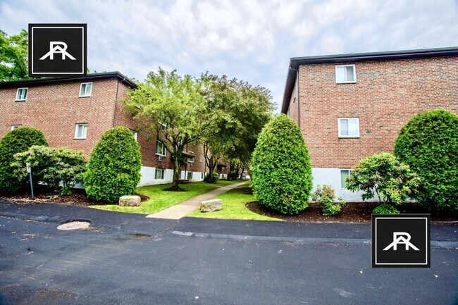 Building Photo - 2 bedroom in Chestnut Hill MA 02467