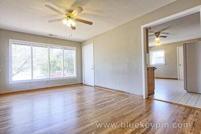 Building Photo - 5207 SE 109th Ave