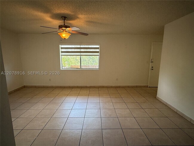 Foto del edificio - 8401 SW 107th Ave