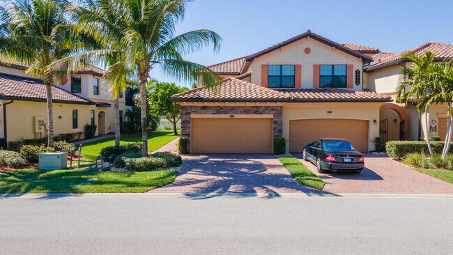 Foto del edificio - Beautiful 3/2 Coach Home in Bonita National!