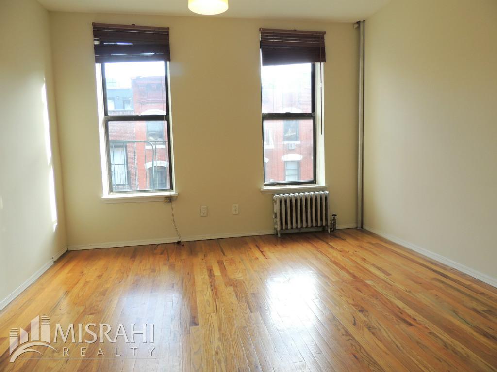Primary Photo - 162 Allen St