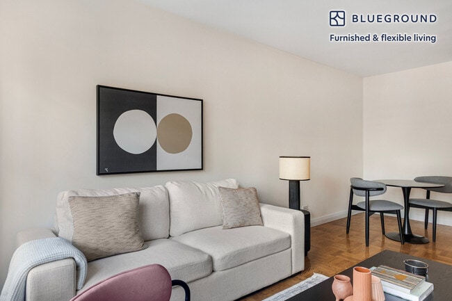 Building Photo - 30 Park Ave