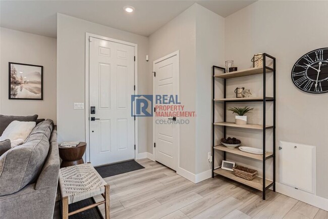 Photo - 8375 Holman St House