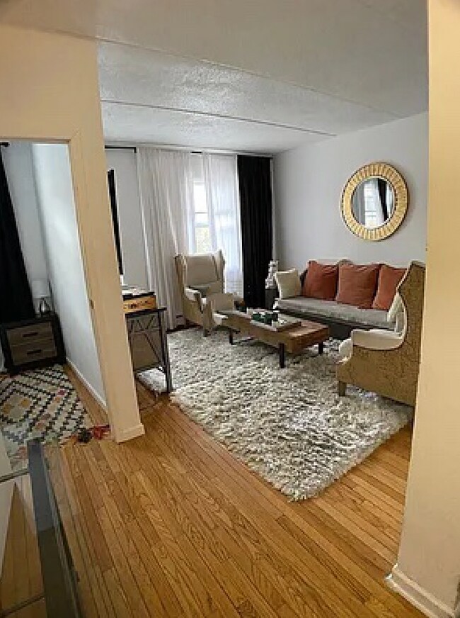 Foto del edificio - 240 E 112th St