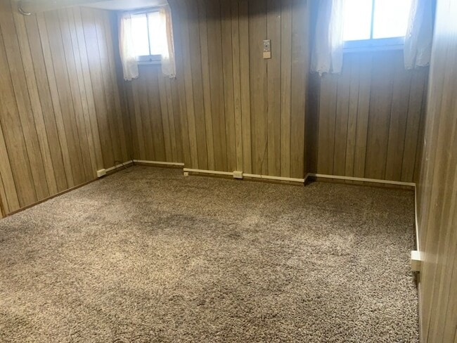 Building Photo - 512 E University Ave