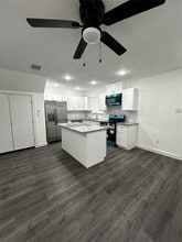 Building Photo - 1054 North Ln