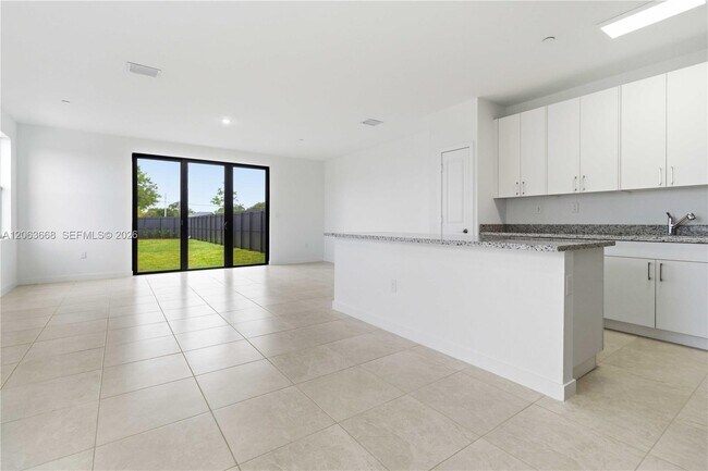 Foto del edificio - 22340 SW 115th Ct