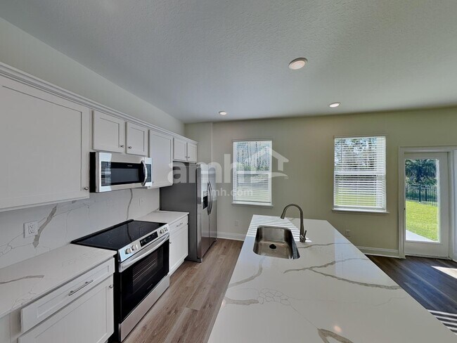 Foto del edificio - 5678 Oesterle Rd