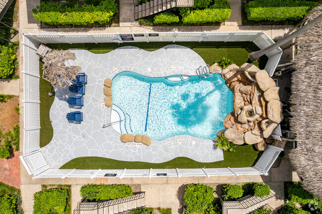 Lookdown de la piscina - Aspenwood