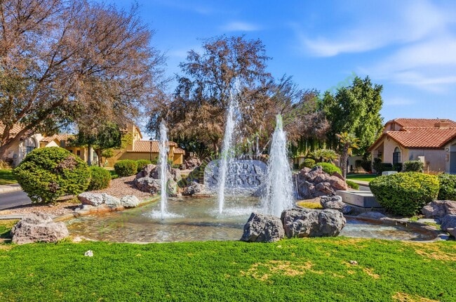 Building Photo - Charming Gilbert Home with Spacious Living & Prime Location