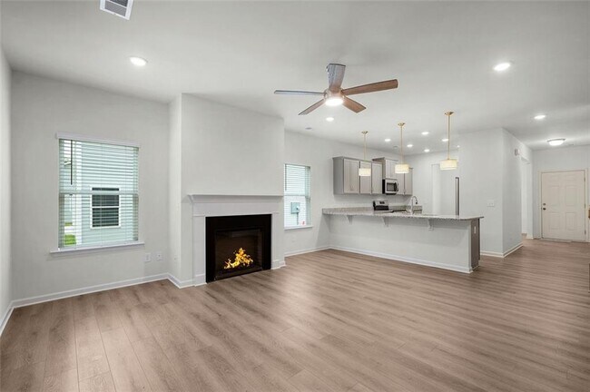 Foto del edificio - 145 Sycamore Ln