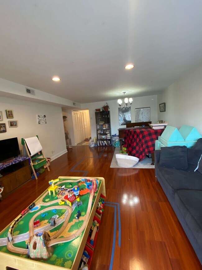 Foto del edificio - 4113 N Keeler Ave